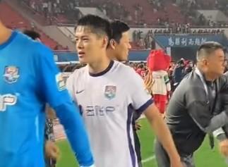 记者：王献钧的牙又撞出问题了，接下来还得检查还得治